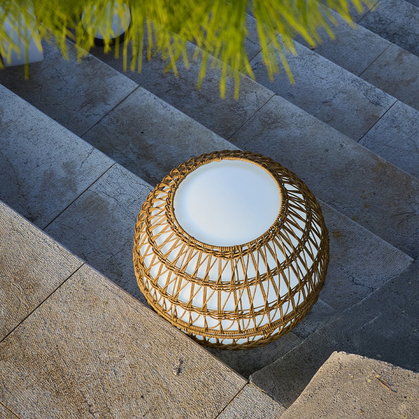 Boule lumineuse filaire avec coque poly rotin amovible pour extérieur LED blanc BOBBY W40 DRESS ∅40cm culot E27