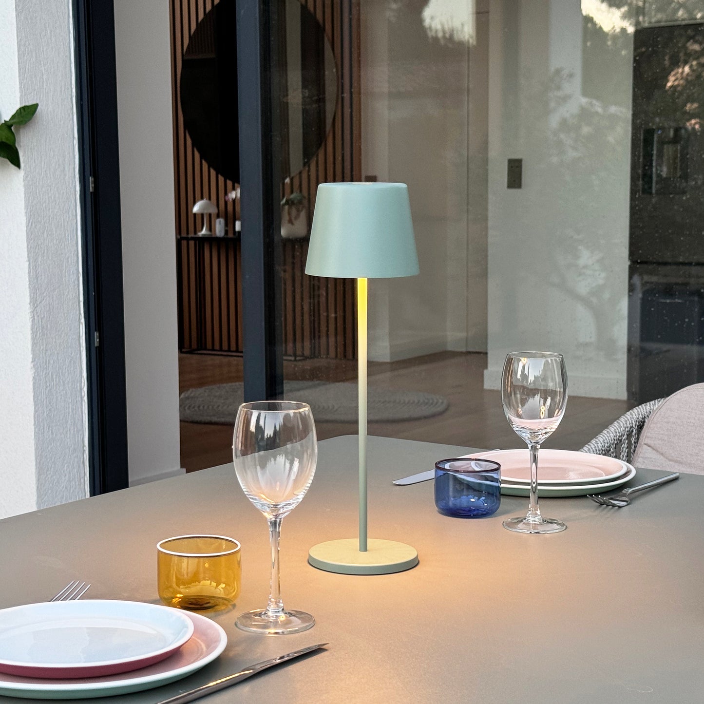 Lampe de table touch sans fil en aluminium vert KELLY OLIVE LED blanc dimmable H38cm