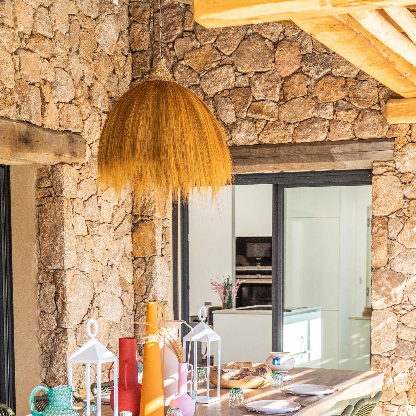 Suspension solaire MASAI SOLAR en herbe de rayung avec câble hybride secteur et solaire 5m de longueur