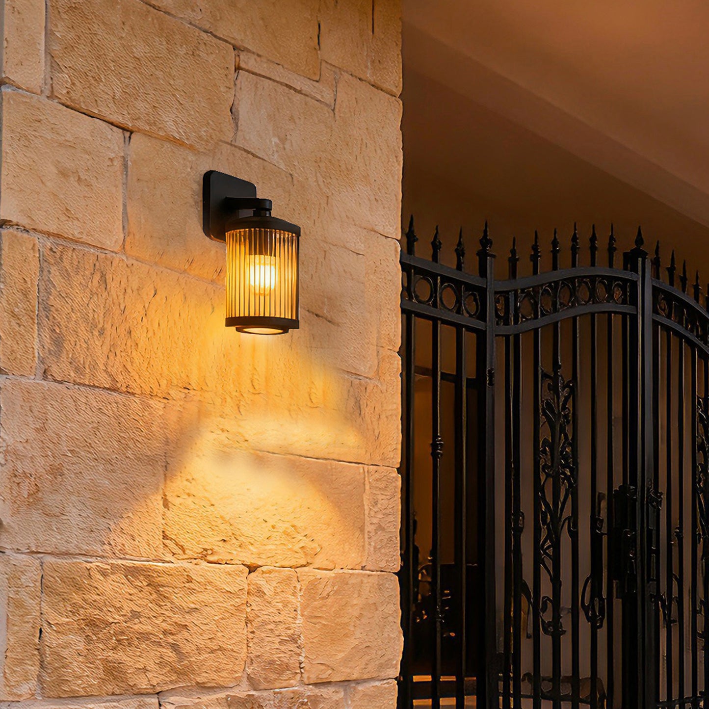 Applique murale d'extérieur sur secteur culot E27 noire VELADA H28,5cm