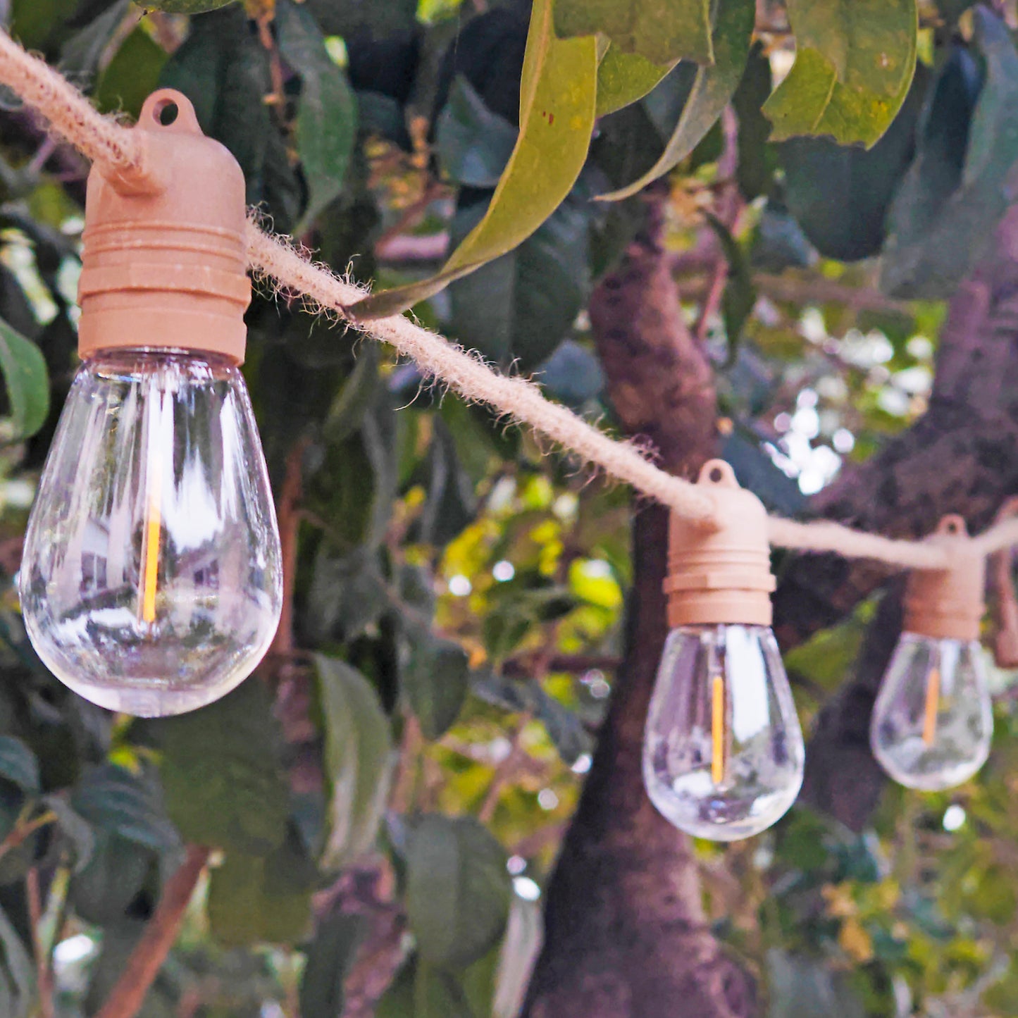 Guirlande lumineuse solaire et sur secteur en corde 10 ampoules transparentes LED blanc chaud FANTASY CORD SOLAR 8m