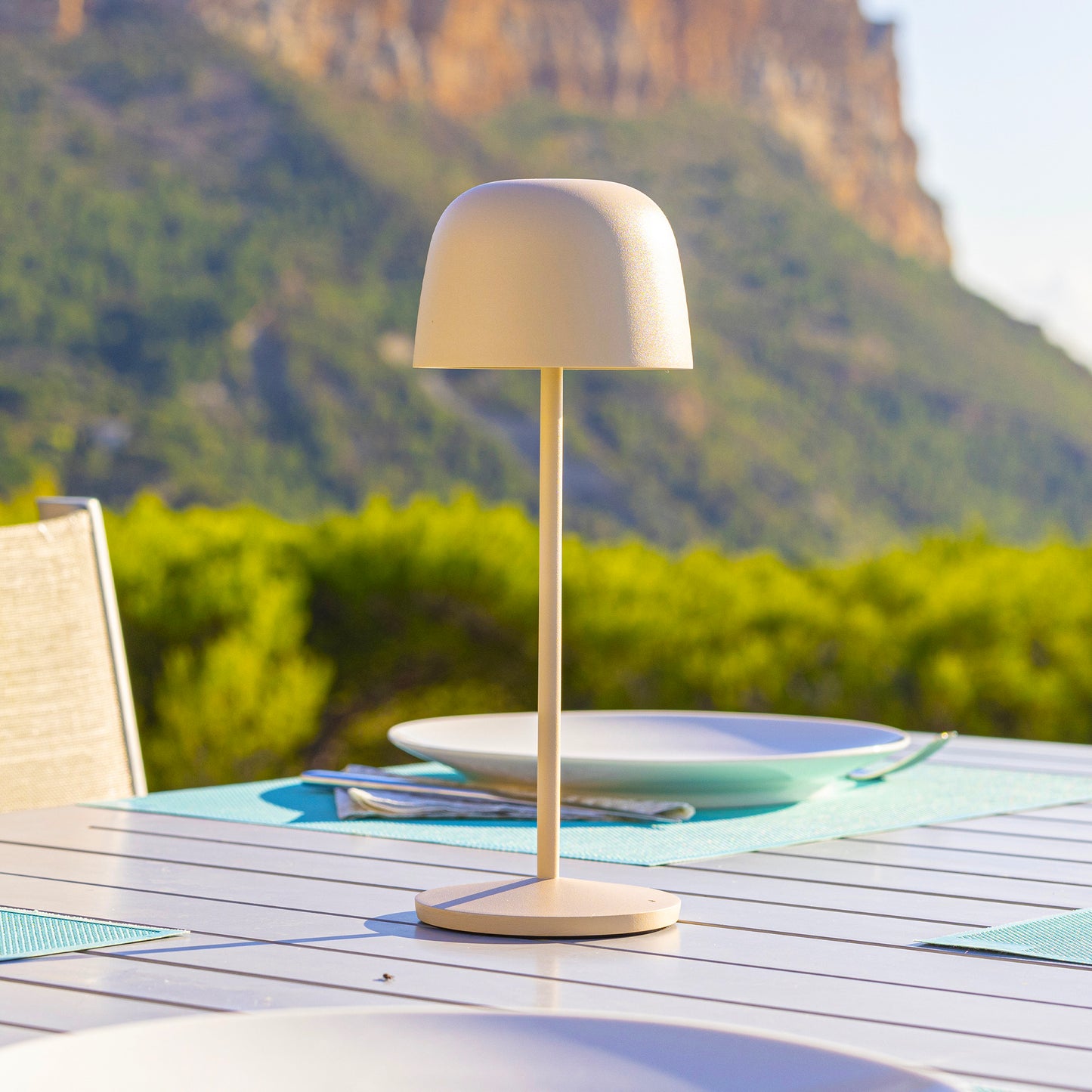 Lampe de table touch sans fil en aluminium beige LED SOPHIA CREAM blanc dimmable H28cm