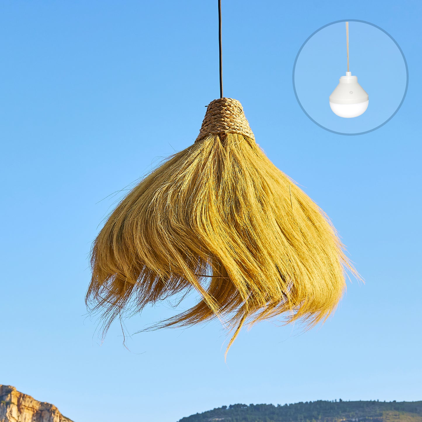 Suspension MASAI NOMAD en herbe marine et paille style bohème avec ampoule LED nomade