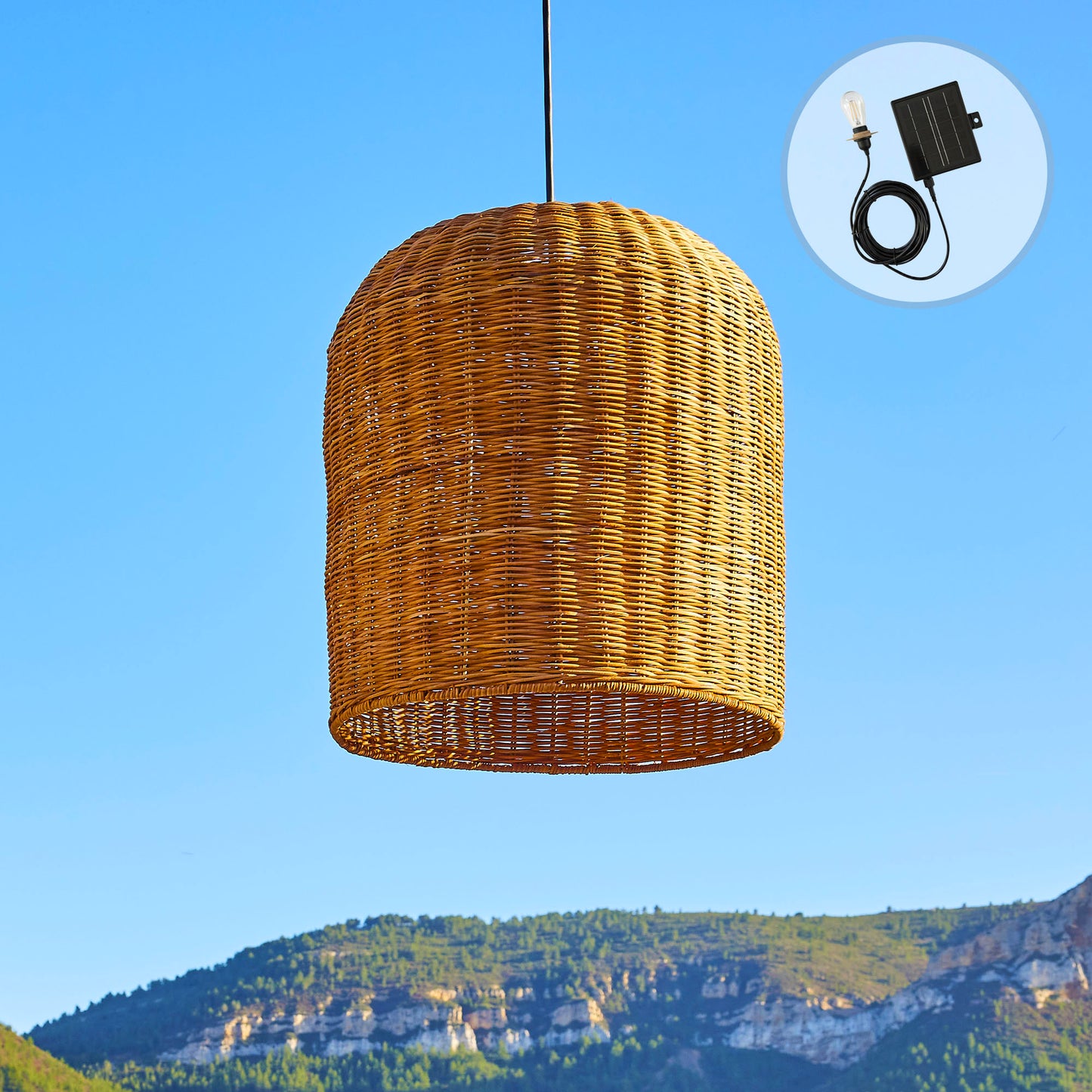 Suspension solaire GIACOMO SOLAR en rotin naturel avec câble hybride secteur et solaire 5m de longueur