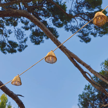 Guirlande lumineuse solaire et sur secteur raccordable en corde 20 ampoules transparentes LED blanc chaud dimmable NATURA LIGHT HYBRID 13m