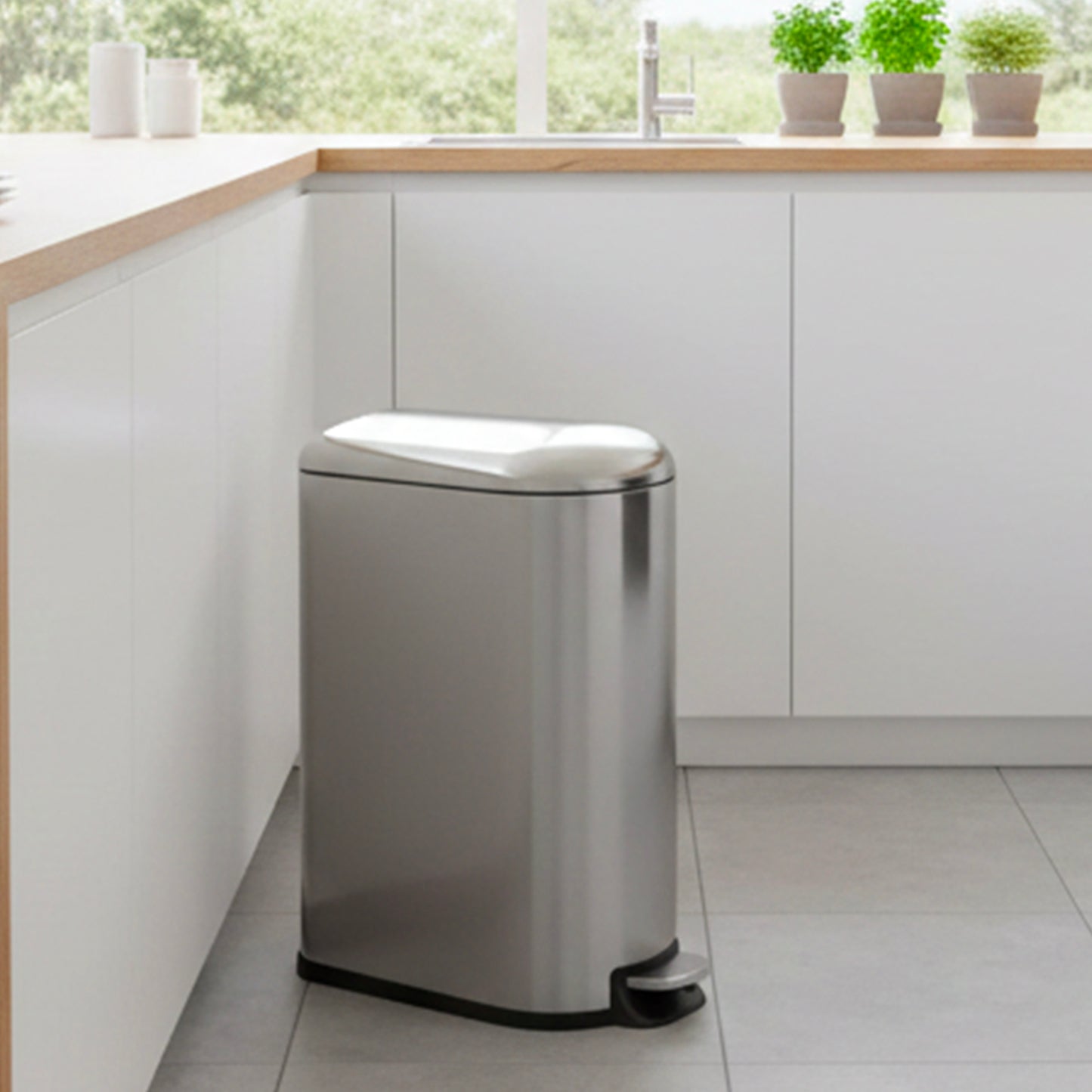 Poubelle cuisine étroite à pédale en acier 40L FULLER en inox brossé design