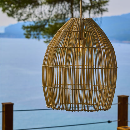 Suspension solaire AVILA SOLAR en rotin naturel avec câble hybride secteur et solaire 5m de longueur