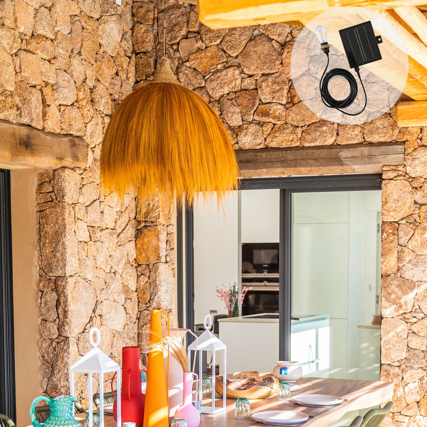 Suspension solaire MASAI SOLAR en herbe de rayung avec câble hybride secteur et solaire 5m de longueur